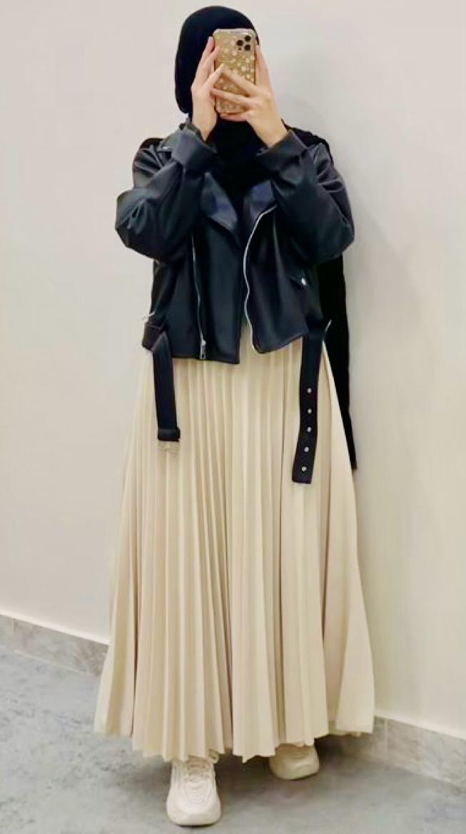 Cream Faux Leather Pleated Long Skirt